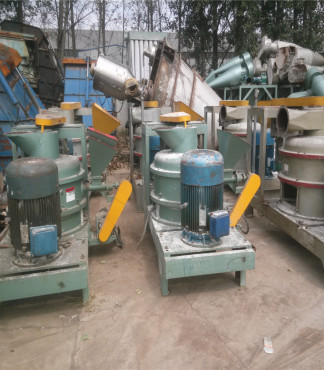 超微粉碎【轉(zhuǎn)讓二手800型粉碎機(jī)_二手超微粉碎機(jī)報(bào)價(jià)|圖片】-